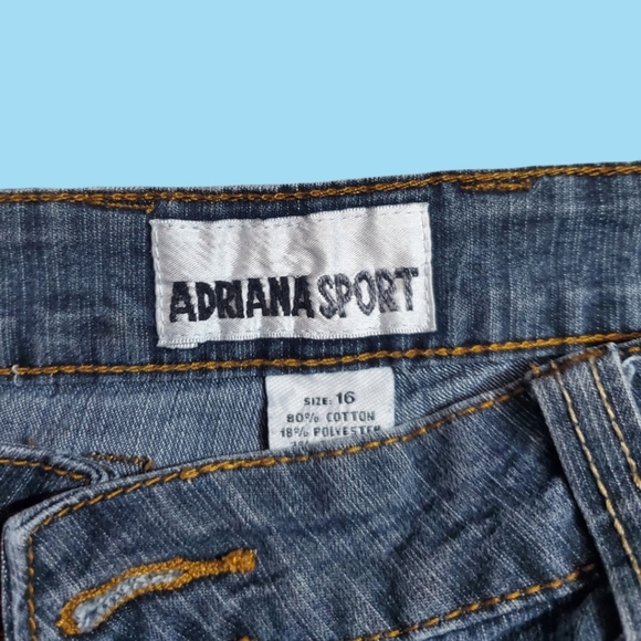 Adriana Sport Jeans - Picture 2 of 3
